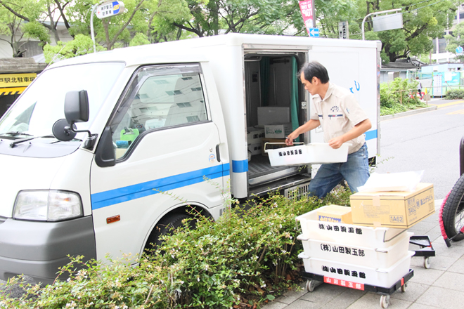 4度に設定された保冷車にて、お客様のところまでお届けします。